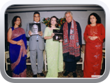 satish_tandon_releasing_the_book_prithviwallahs_with_shashi_kapoor_and_sharnila_tagore
